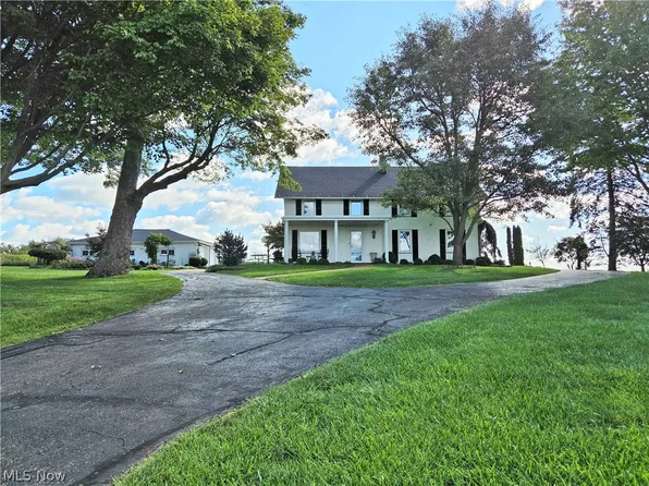 4066 Maplegrove Ave, Louisville, OH 44641