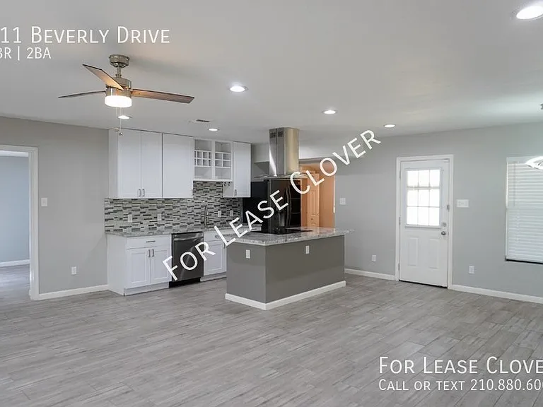 211 Beverly Dr — Photo 2