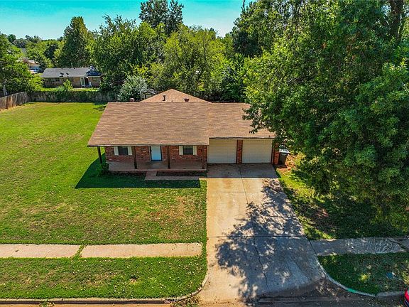 2nd image of 3304 Eastwood Cir
