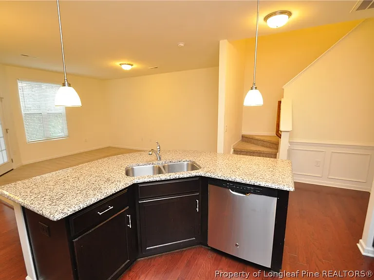 643 Briarcliff St — Photo 8