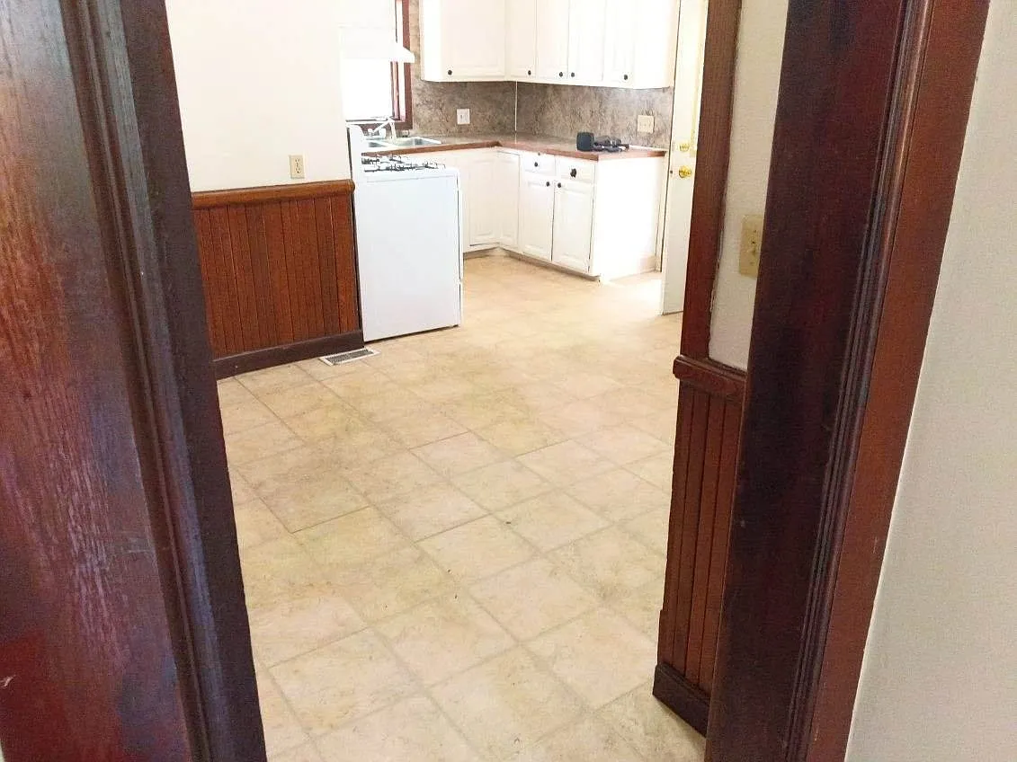 3 bed, $1,645 — Photo 4