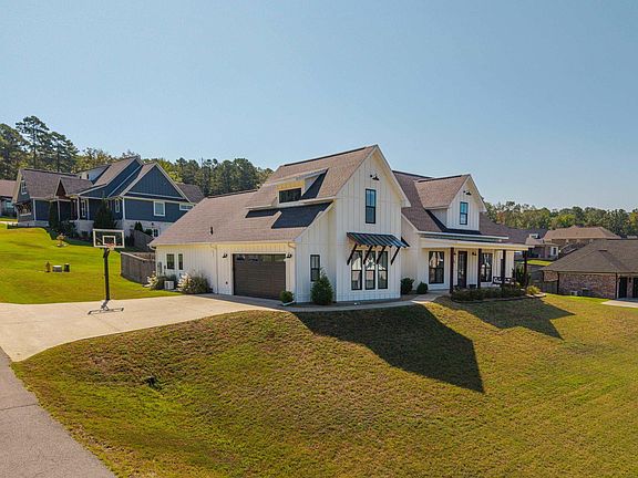 4th image of 864 Belle Grove Loop