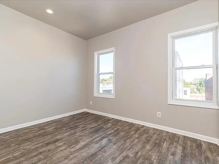 4542 Wayne Ave #3 — Photo 6