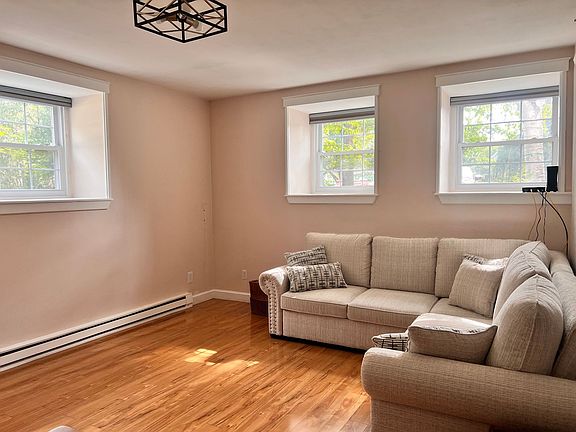 5th image of 245 Broadway APT 106