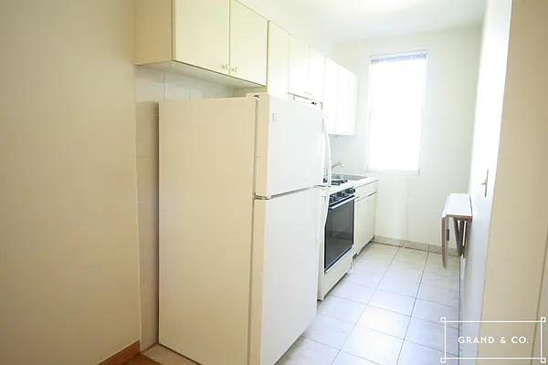 Rented by Grand & Co. | media 2