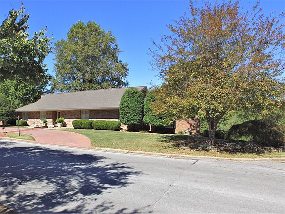 5th image of 1301 Speer Dr
