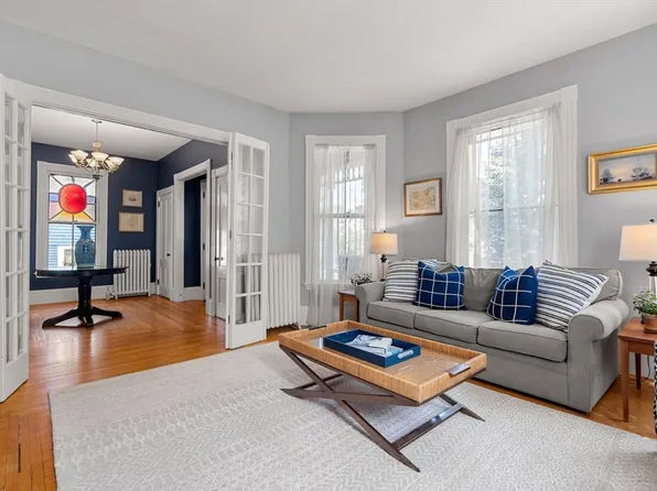 6 Summit Pl, Newburyport, MA 01950