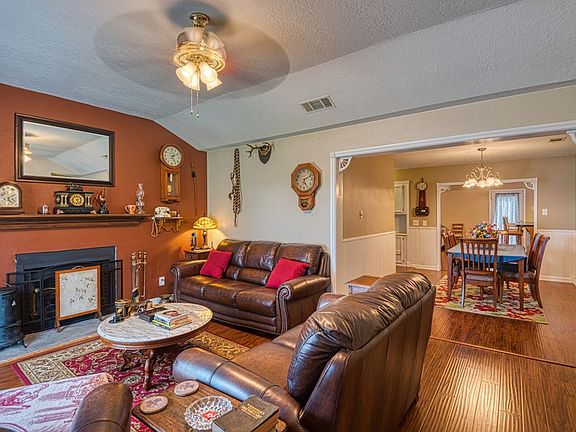 3rd image of 122 Sun Haven Dr