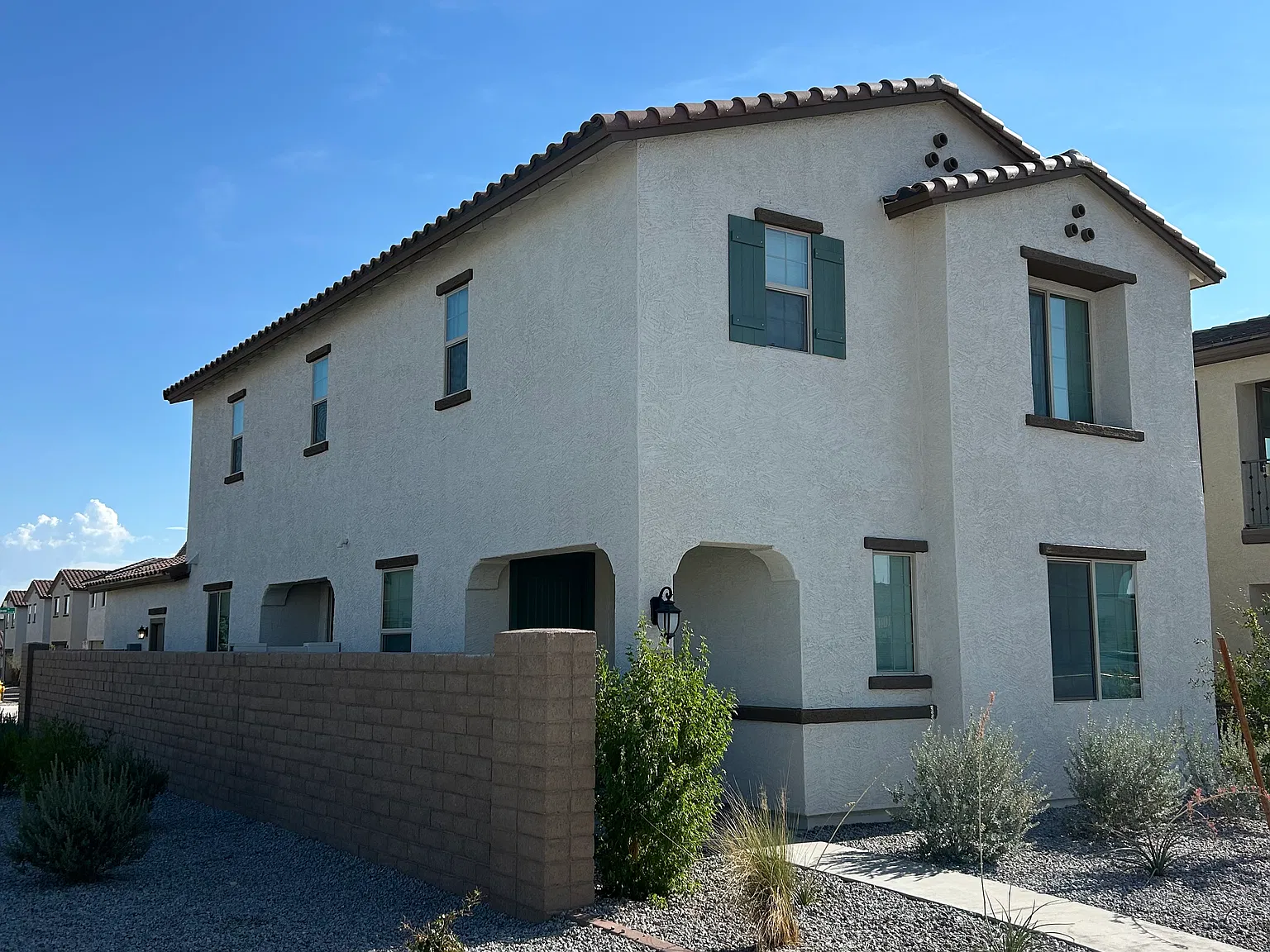 4 bed, 2194 sqft, $2,700 — Photo 3
