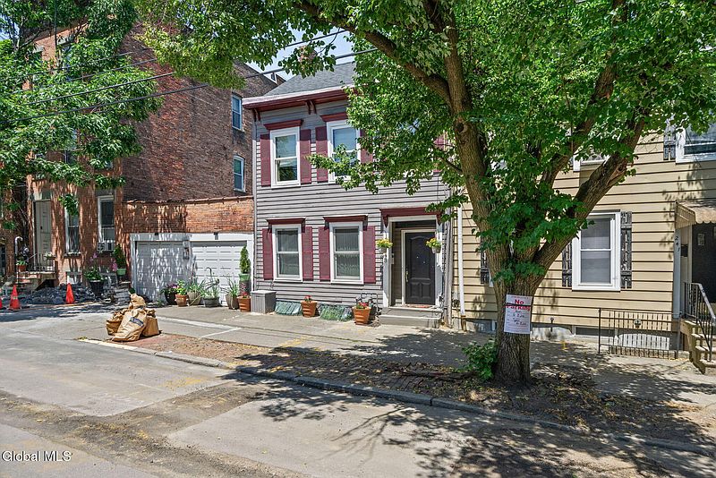 5th image of 243 Elm Street