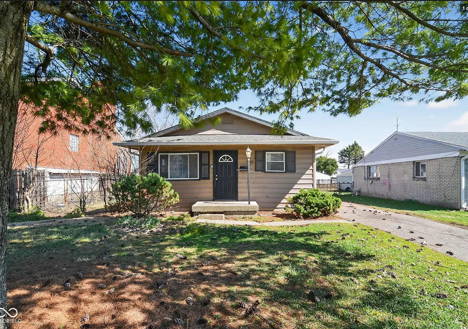 4 Bedroom Home — Photo 2