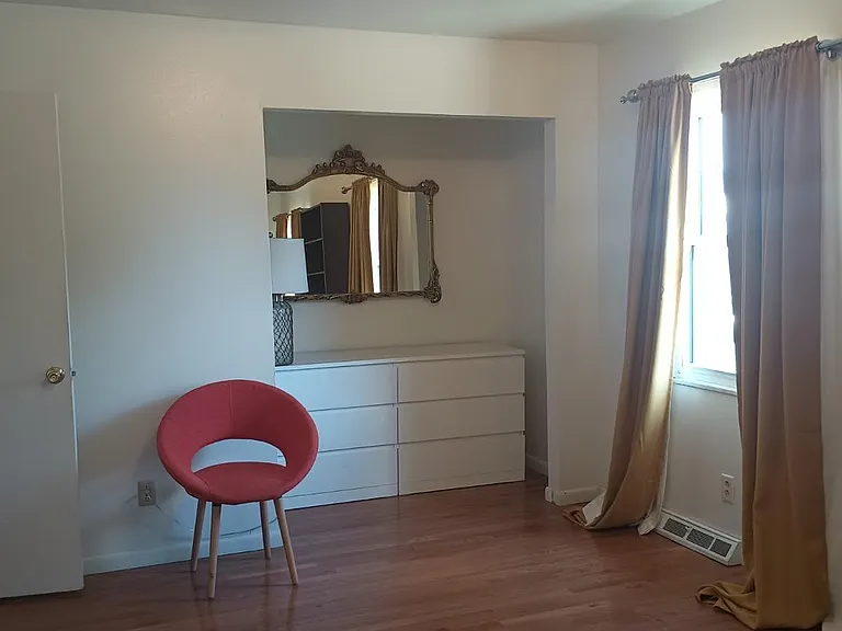 1601 S Dorchester Dr — Photo 11