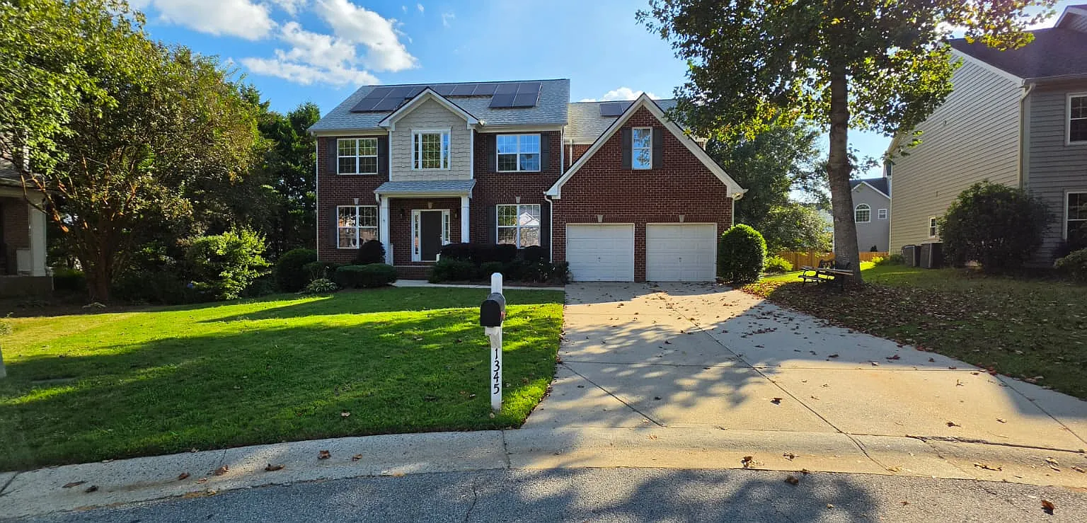 5 bed, 2823 sqft, $3,500 — Photo 2