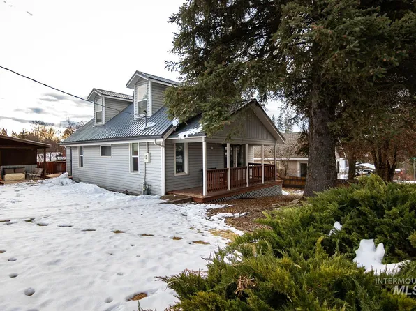 604 Main St, Deary, ID 83823