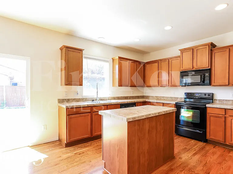 25028 E Canal Pl — Photo 8