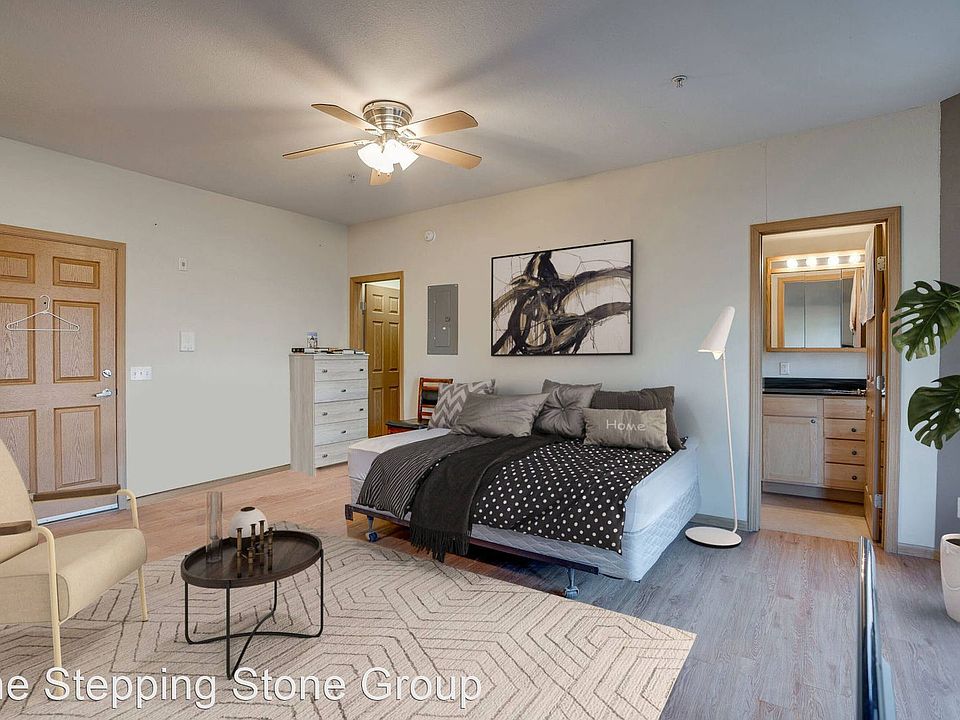 1st image of 137 E 17th St #305
