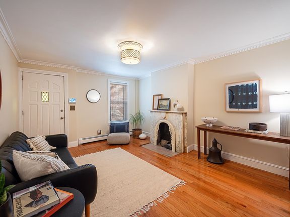 4th image of 157 Coles St