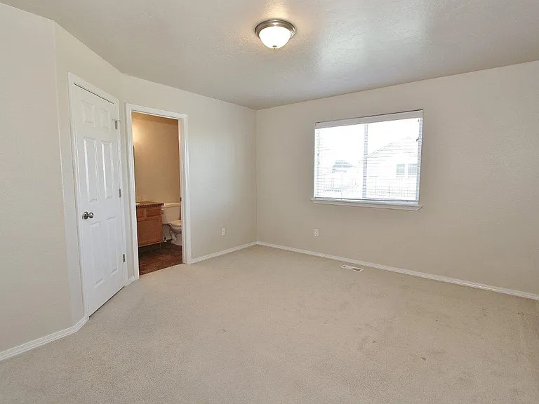 2525 N Blueblossom Dr — Photo 15