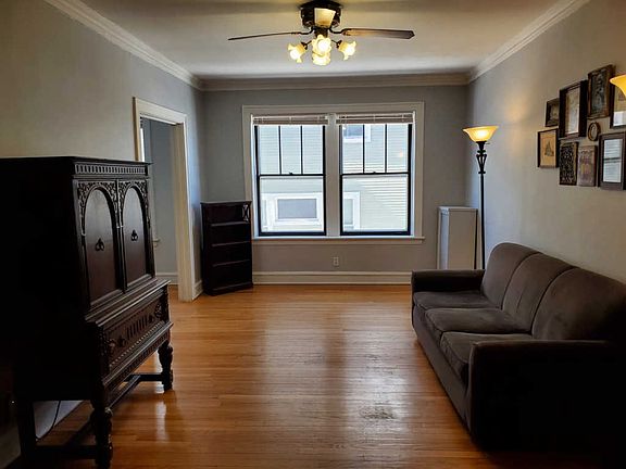 3rd image of 1748 W Granville Ave APT 1A