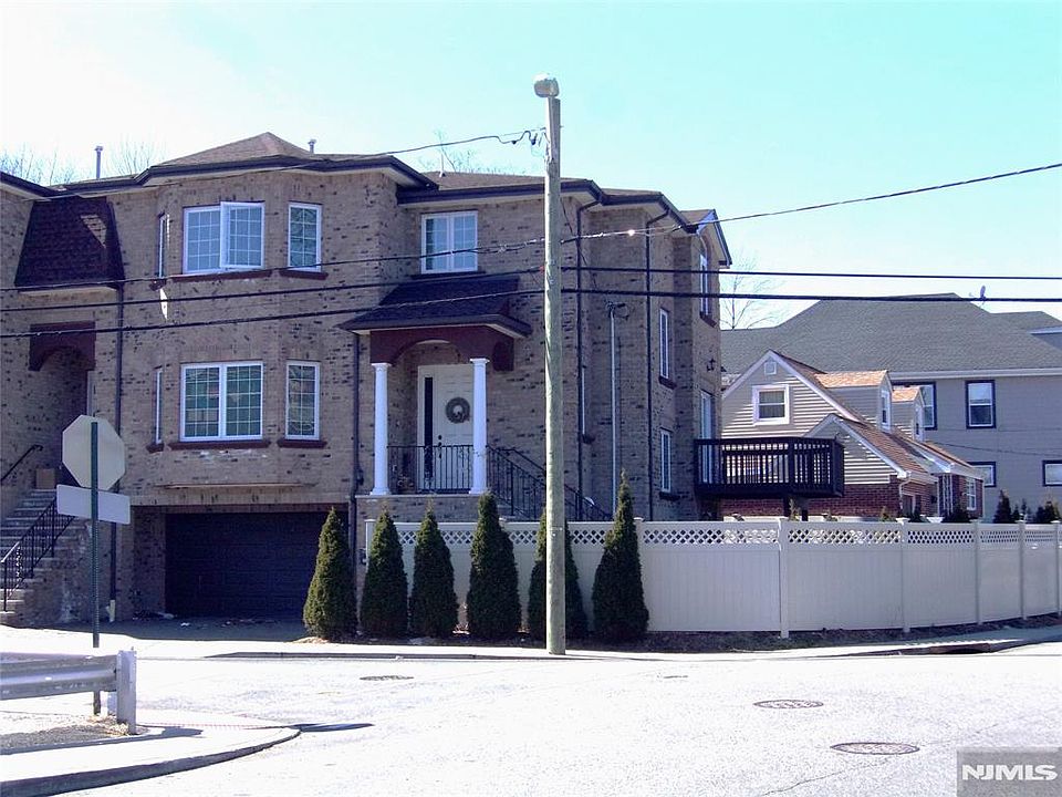 1st image of 811 Edgewood Ln #B