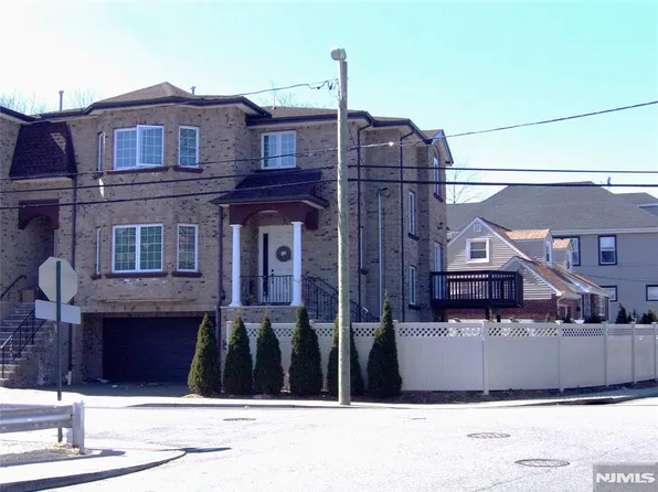 811 Edgewood Ln #B, Fort Lee, NJ 07024