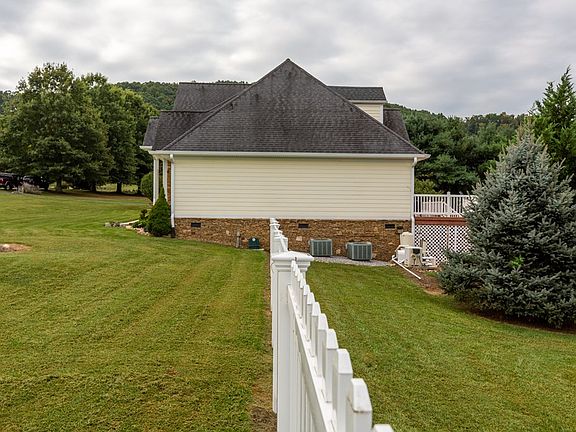 5th image of 19246 Trotters Ln