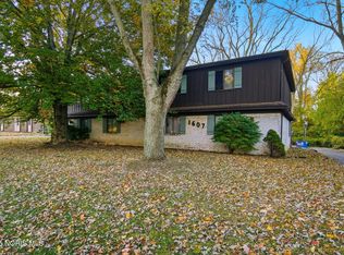 1607 Brooke Park Dr, Toledo, OH 43612