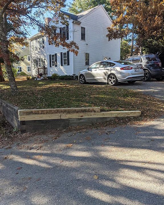 1st image of 53 Goldfinch Ln