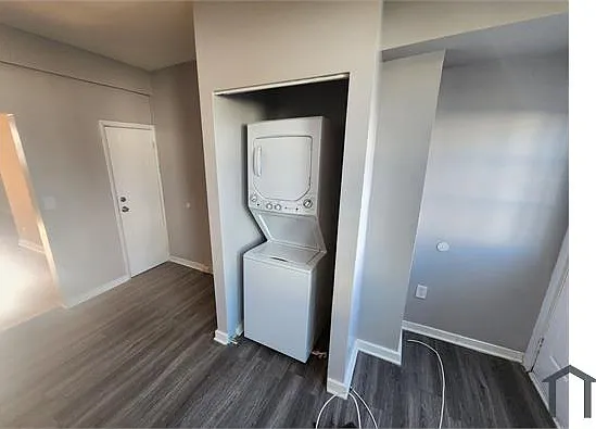 429 N Glover St — Photo 7