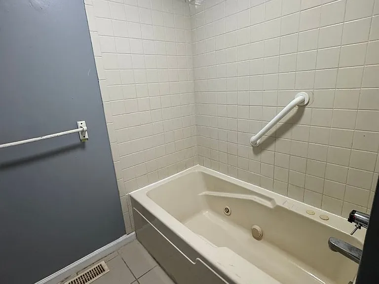 1049 Mustang Ct — Photo 20