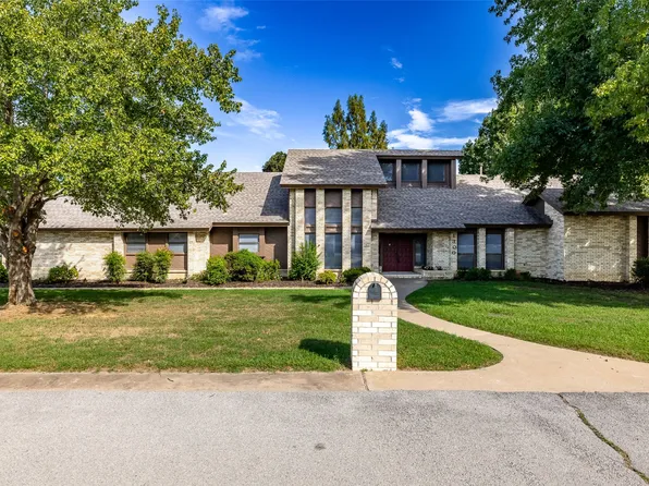 1300 Bon Terre St, Claremore, OK 74017