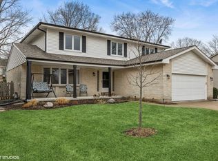 5 Pin Oak Ct, Cary, IL 60013