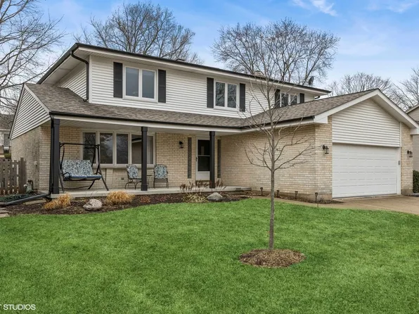 5 Pin Oak Ct, Cary, IL 60013