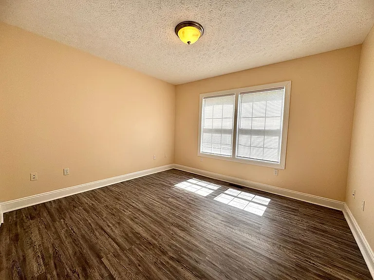 1045 Oak Tree Blvd NW — Photo 15