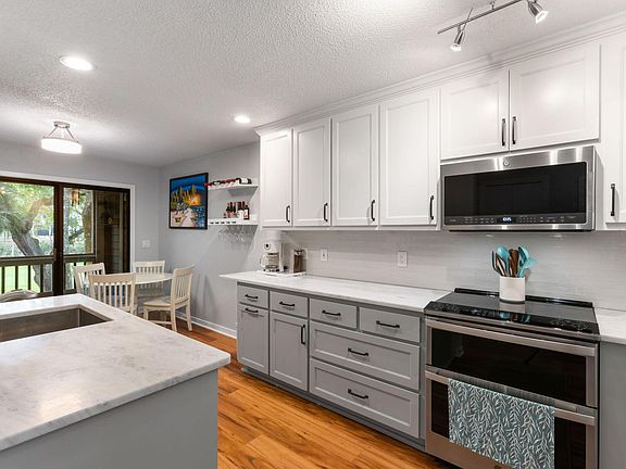 5th image of 2782 Hidden Oak Dr