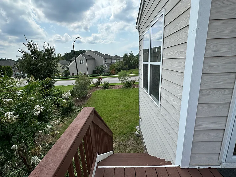 925 Lemster Ln — Photo 49