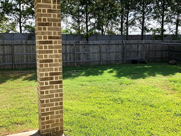 520 Pedernales St — Photo 21