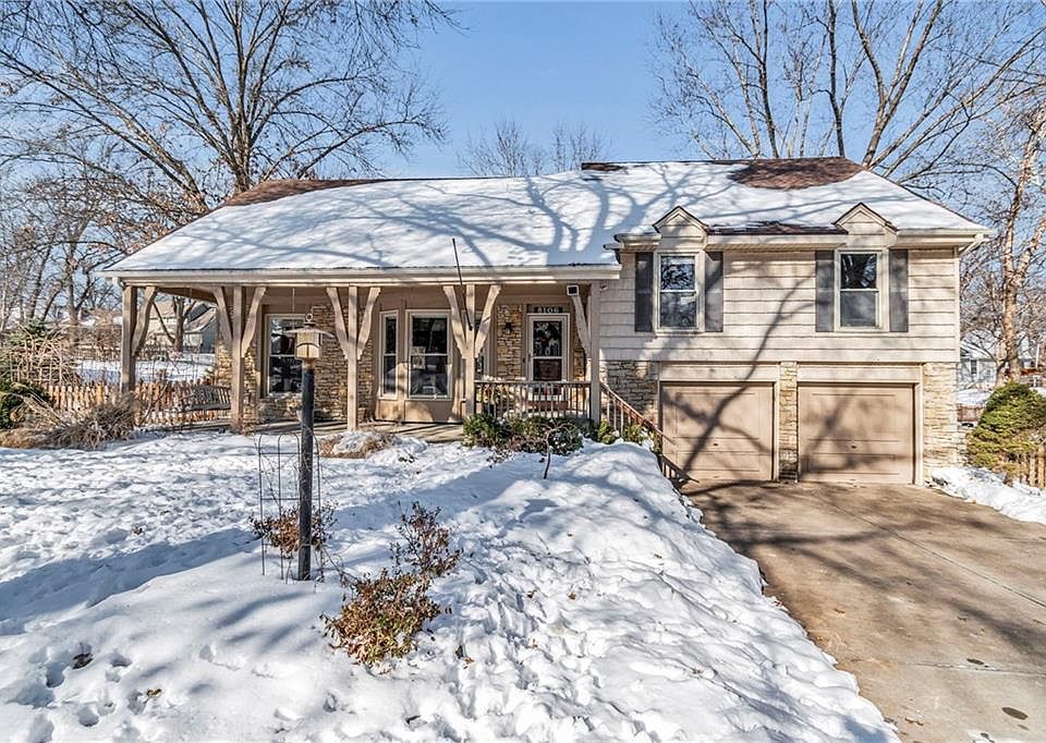 1st image of 8106 NW Twin Oaks Dr