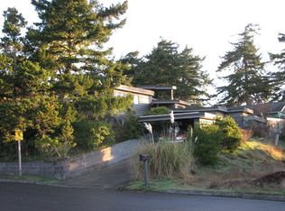 322 Juniper St, Florence, OR 97439