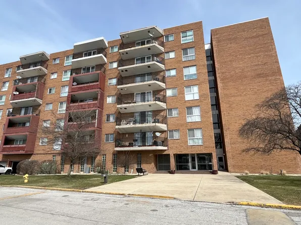 300 Park Ave APT 236, Calumet City, IL 60409
