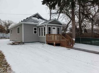 535 12th St NE, Minot, ND 58703