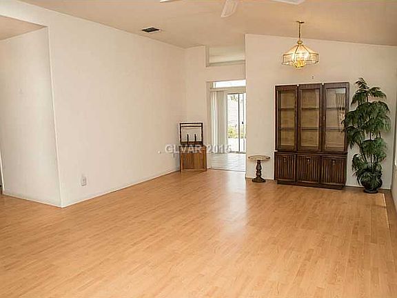 3rd image of 500 Dart Brook Pl