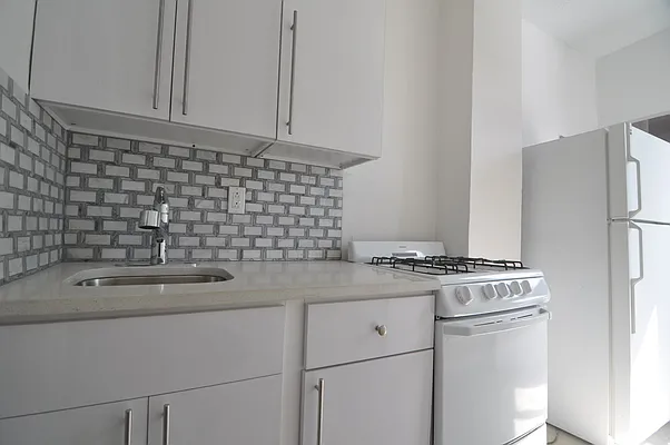 Rented by Bohemia Realty Group | media 22