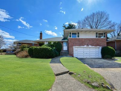 5 Hollow Court, Westbury, NY, 11590