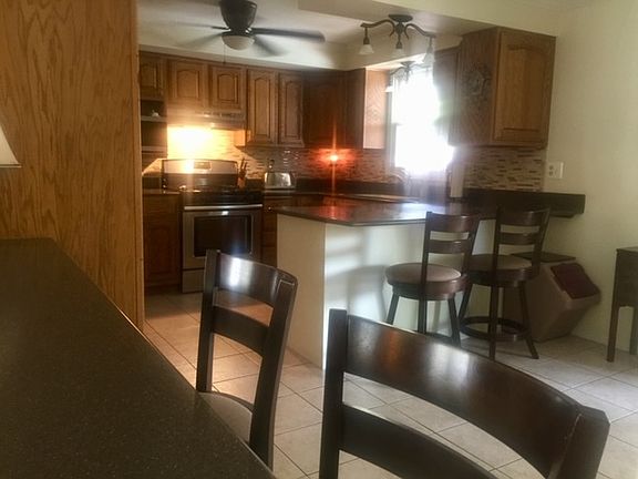 5th image of 780 Bunker Hill Dr