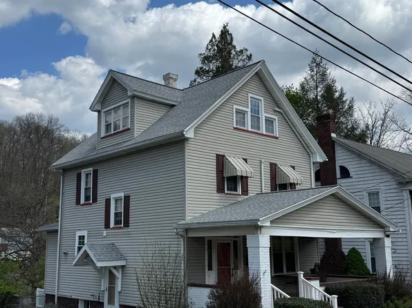 416 5th St, Tyrone, PA 16686