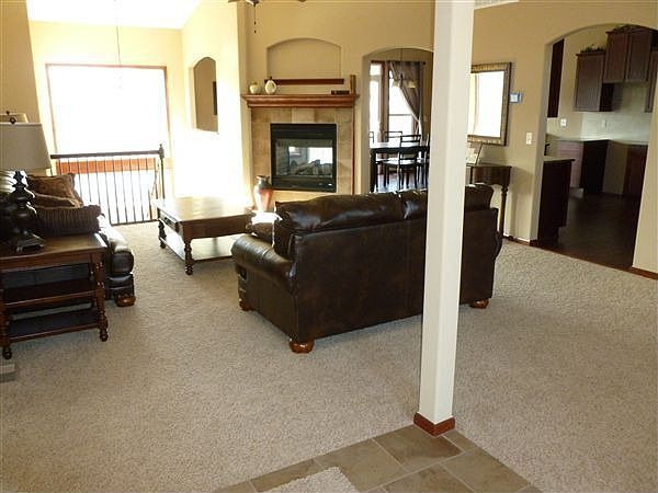 2nd image of 613 S Spring Hollow Dr