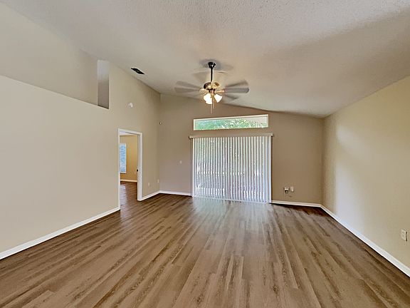 3rd image of 13218 Woodsedge Way