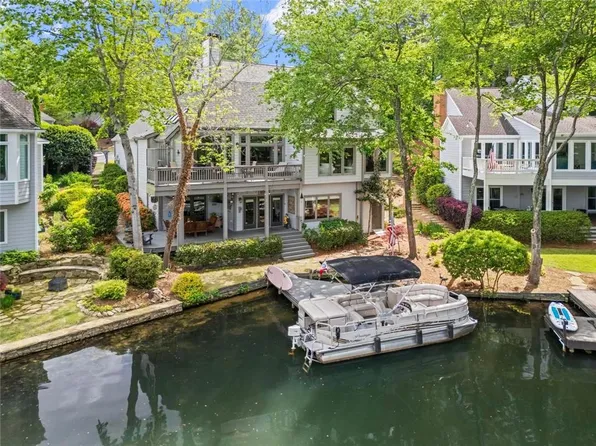 6330 Spinnaker Ln, Alpharetta, GA 30005