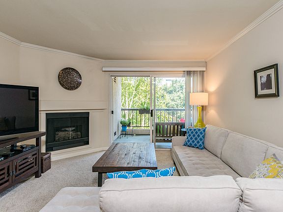 2nd image of 5530 Owensmouth Ave APT 202